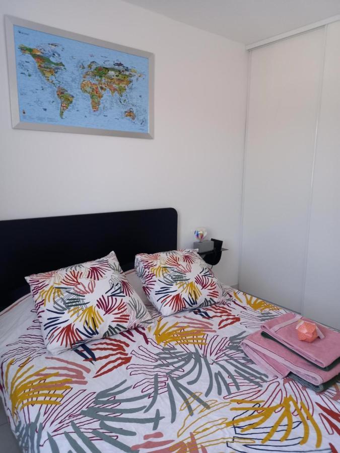 Bel Appartement Avec Terrasse - Plage De Carro A Pied مارتيج المظهر الخارجي الصورة